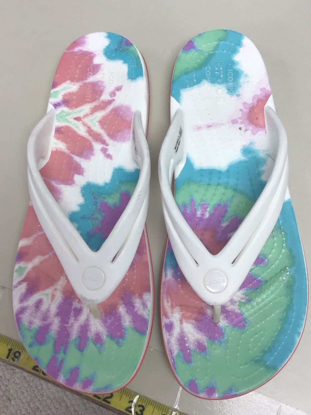 CROCS Tie-Dye Flip Sandals in White, Pink, Teal, Purple, Green